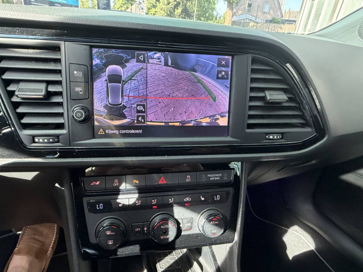 SEAT Leon SEAT Leon 2.0 TSI CUPRA Ultimate Edition 290PK KANON SCHUIFDAK,20INCH,CAMERA,NAVI,CRUISE,VIRTUAL