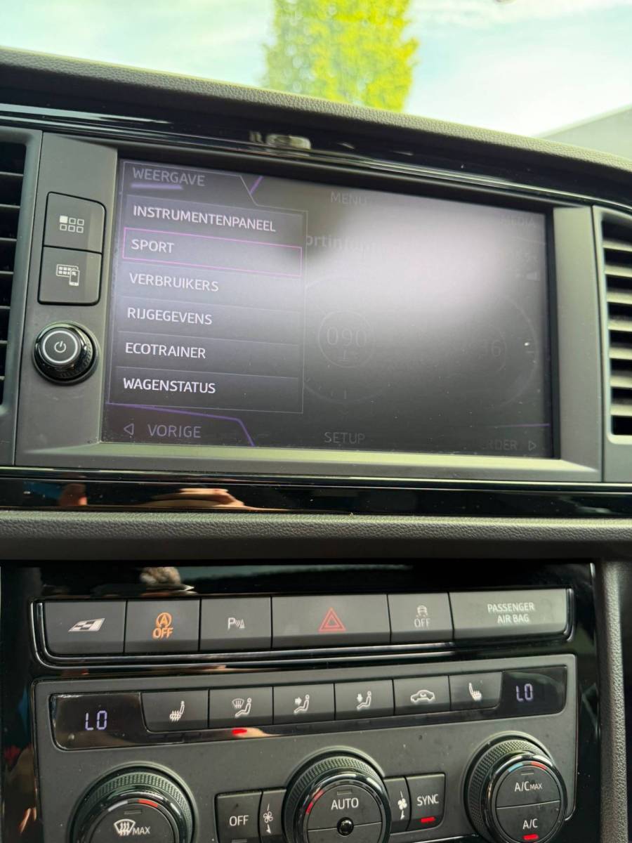 SEAT Leon SEAT Leon 2.0 TSI CUPRA Ultimate Edition 290PK KANON SCHUIFDAK,20INCH,CAMERA,NAVI,CRUISE,VIRTUAL