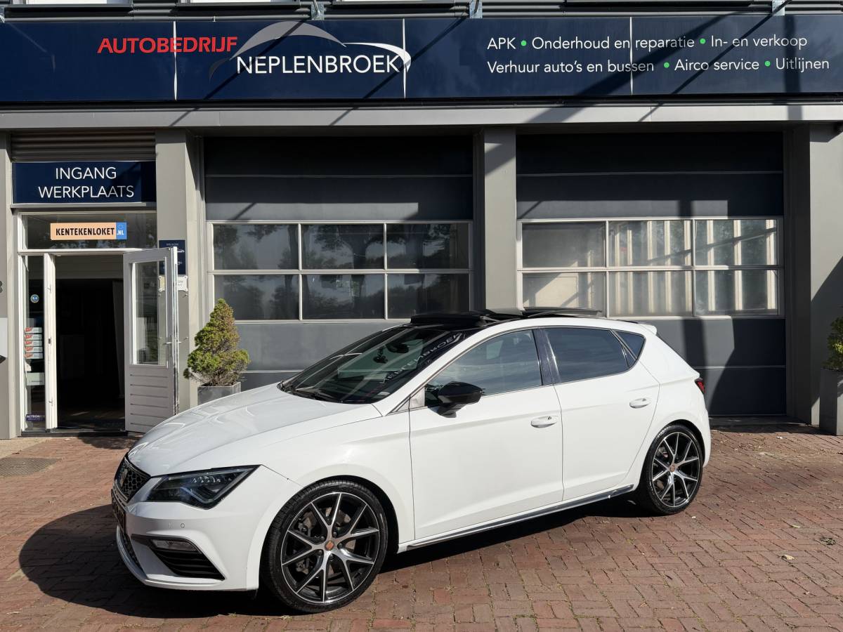 SEAT Leon SEAT Leon 2.0 TSI CUPRA Ultimate Edition 290PK KANON SCHUIFDAK,20INCH,CAMERA,NAVI,CRUISE,VIRTUAL