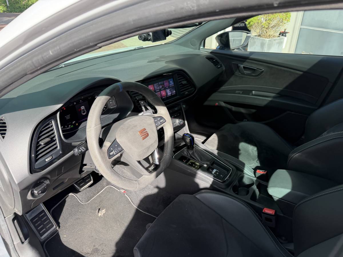 SEAT Leon SEAT Leon 2.0 TSI CUPRA Ultimate Edition 290PK KANON SCHUIFDAK,20INCH,CAMERA,NAVI,CRUISE,VIRTUAL