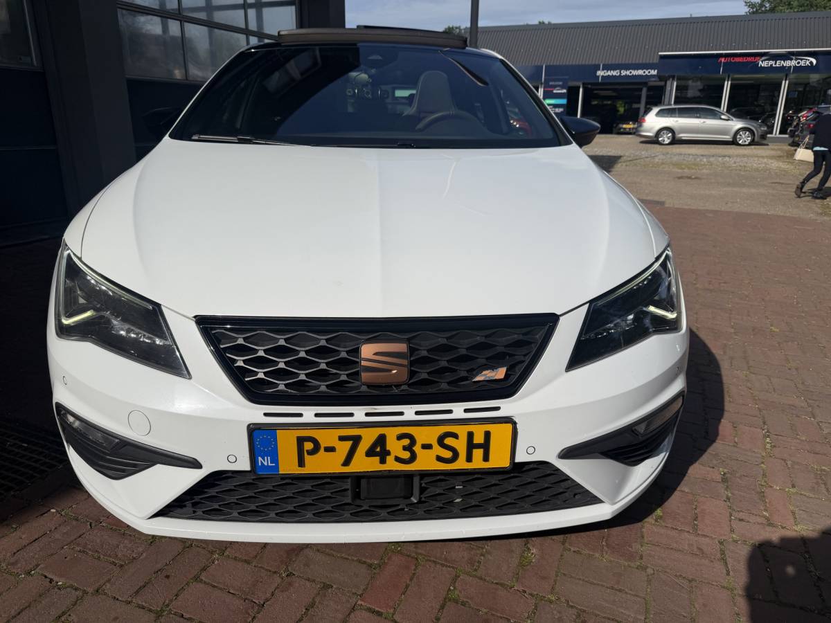 SEAT Leon SEAT Leon 2.0 TSI CUPRA Ultimate Edition 290PK KANON SCHUIFDAK,20INCH,CAMERA,NAVI,CRUISE,VIRTUAL