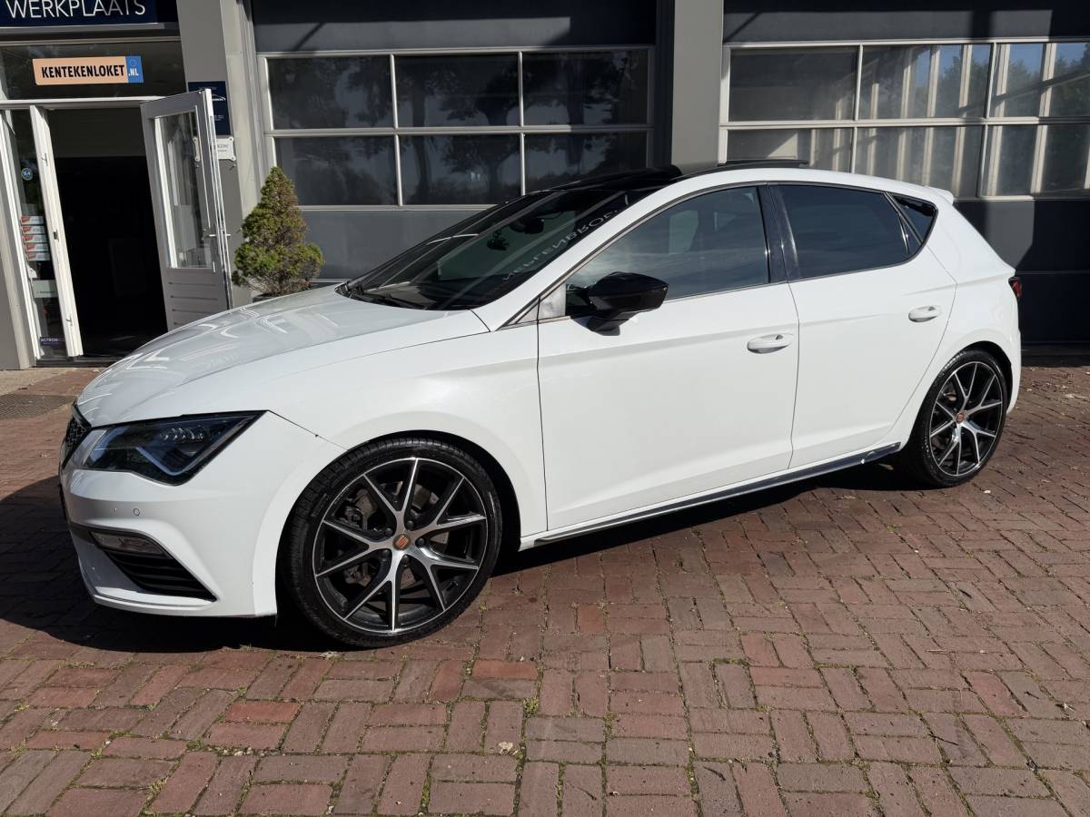 SEAT Leon SEAT Leon 2.0 TSI CUPRA Ultimate Edition 290PK KANON SCHUIFDAK,20INCH,CAMERA,NAVI,CRUISE,VIRTUAL