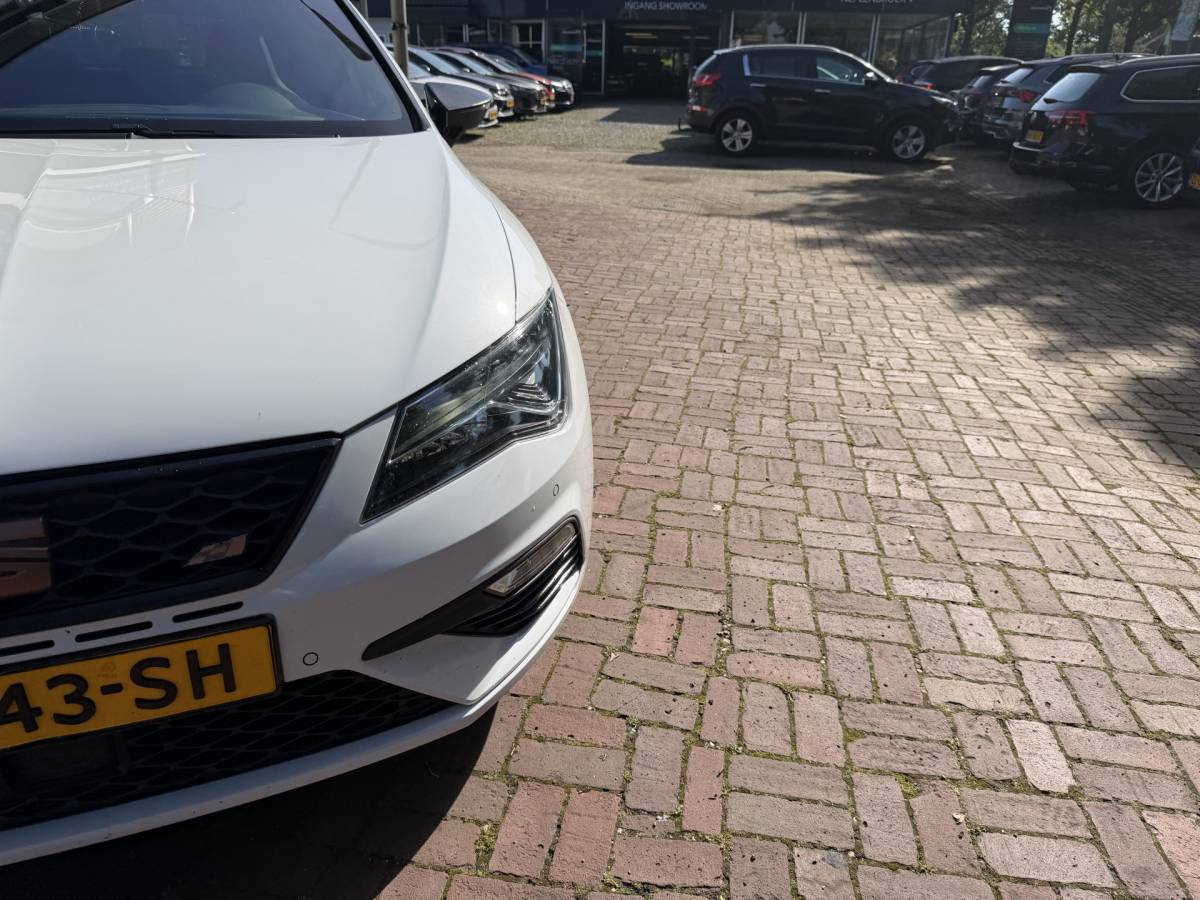 SEAT Leon SEAT Leon 2.0 TSI CUPRA Ultimate Edition 290PK KANON SCHUIFDAK,20INCH,CAMERA,NAVI,CRUISE,VIRTUAL