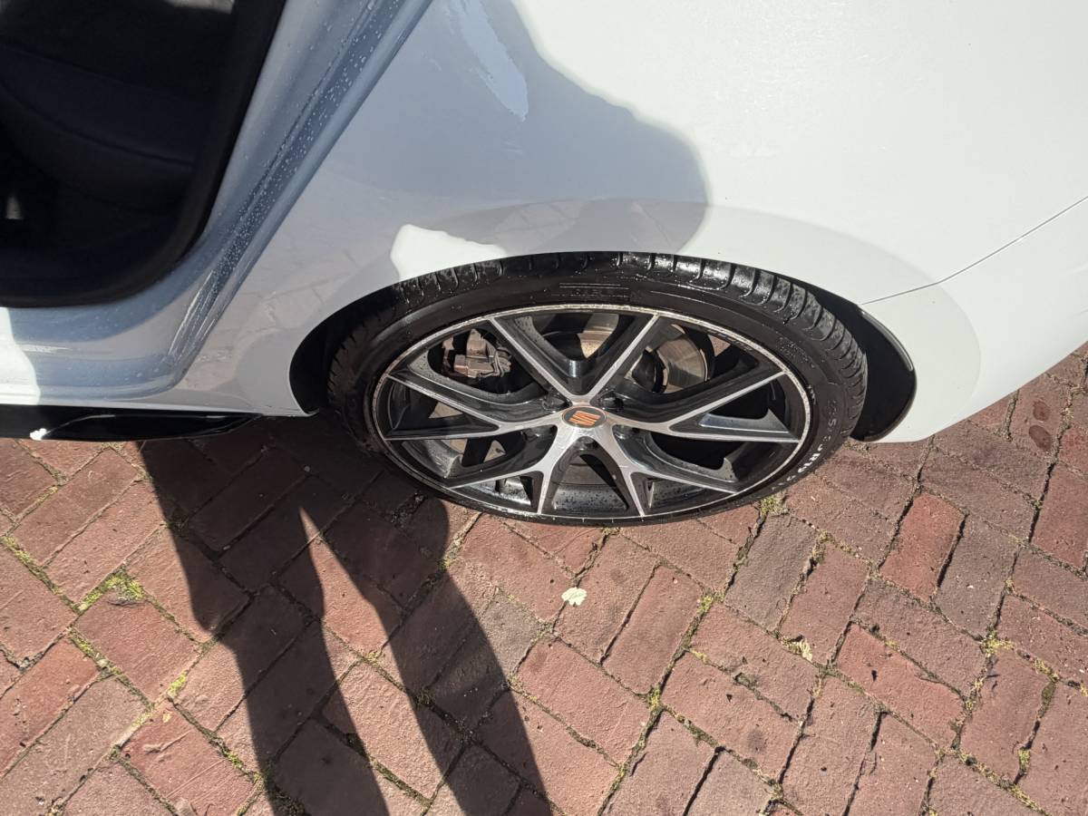 SEAT Leon SEAT Leon 2.0 TSI CUPRA Ultimate Edition 290PK KANON SCHUIFDAK,20INCH,CAMERA,NAVI,CRUISE,VIRTUAL