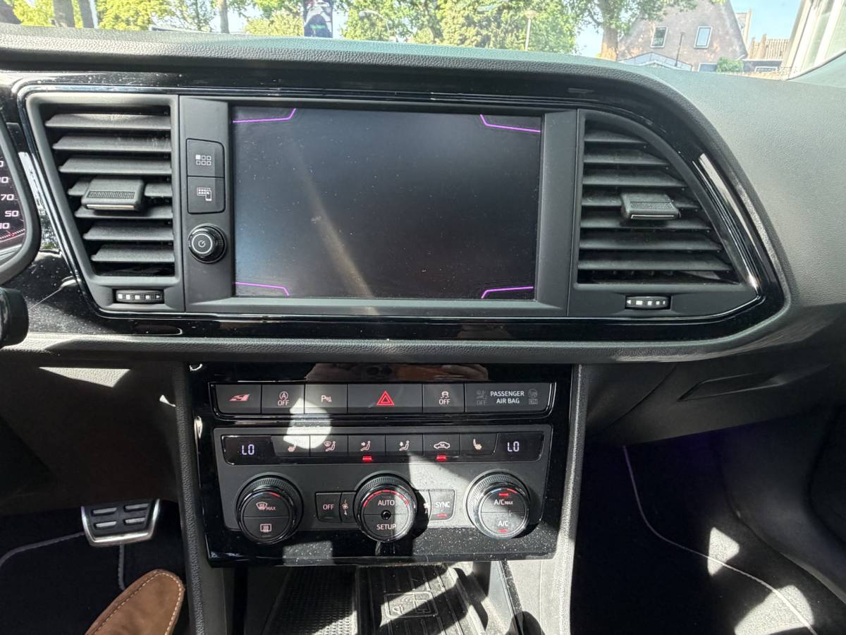 SEAT Leon SEAT Leon 2.0 TSI CUPRA Ultimate Edition 290PK KANON SCHUIFDAK,20INCH,CAMERA,NAVI,CRUISE,VIRTUAL