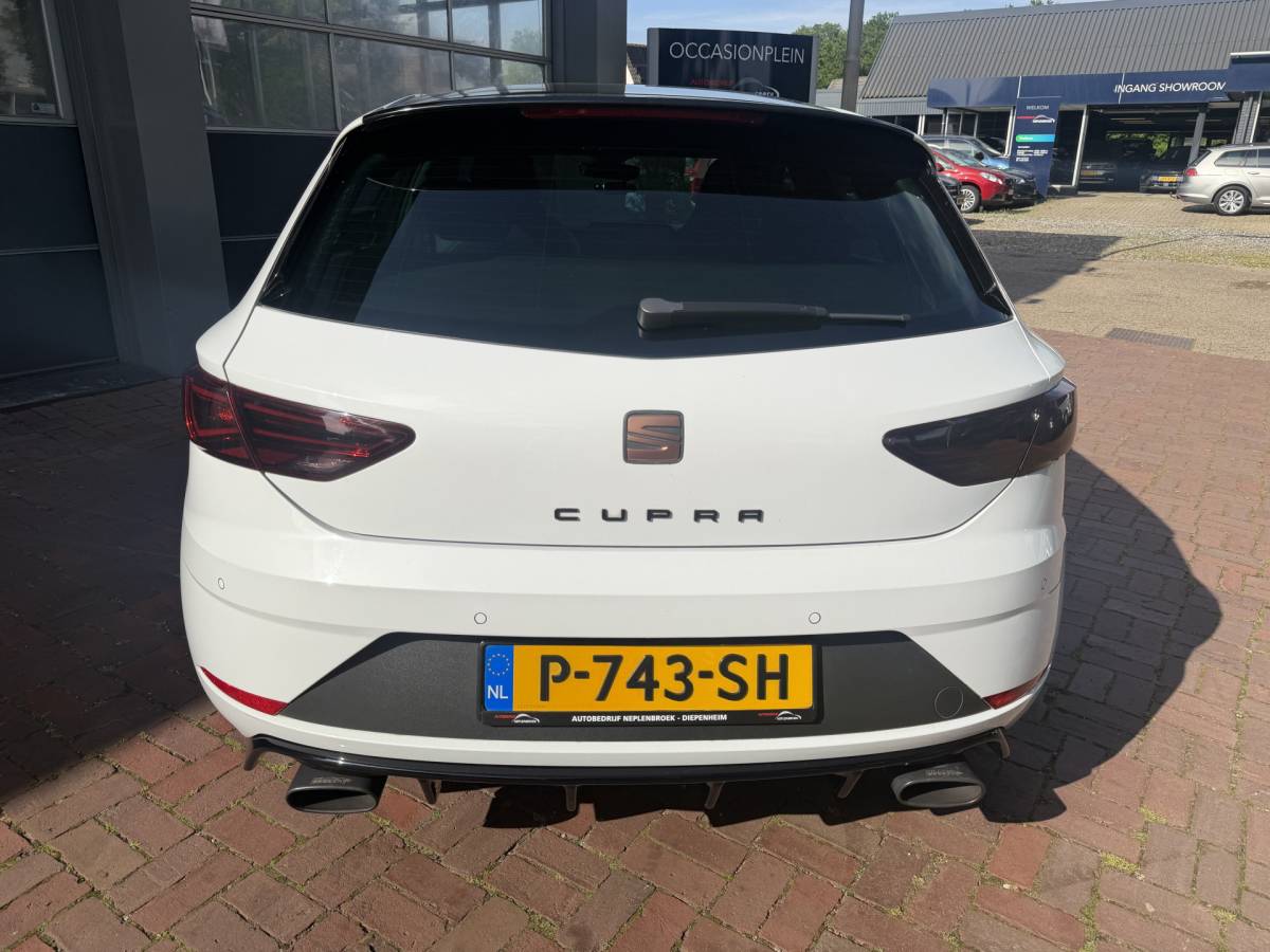 SEAT Leon SEAT Leon 2.0 TSI CUPRA Ultimate Edition 290PK KANON SCHUIFDAK,20INCH,CAMERA,NAVI,CRUISE,VIRTUAL