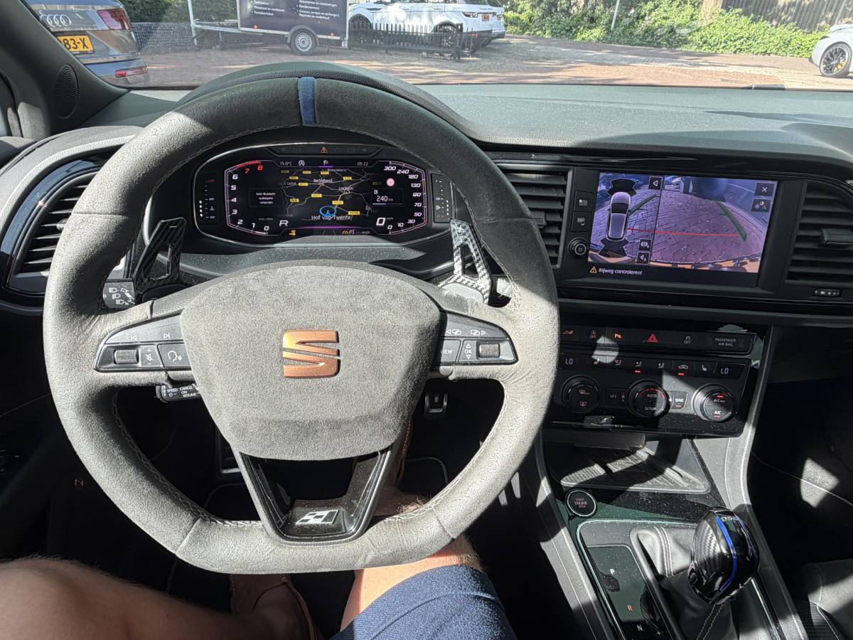 SEAT Leon SEAT Leon 2.0 TSI CUPRA Ultimate Edition 290PK KANON SCHUIFDAK,20INCH,CAMERA,NAVI,CRUISE,VIRTUAL