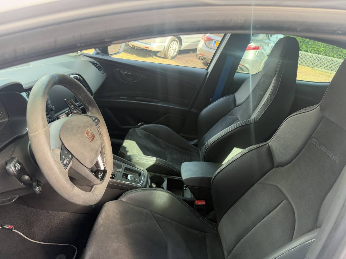 SEAT Leon SEAT Leon 2.0 TSI CUPRA Ultimate Edition 290PK KANON SCHUIFDAK,20INCH,CAMERA,NAVI,CRUISE,VIRTUAL