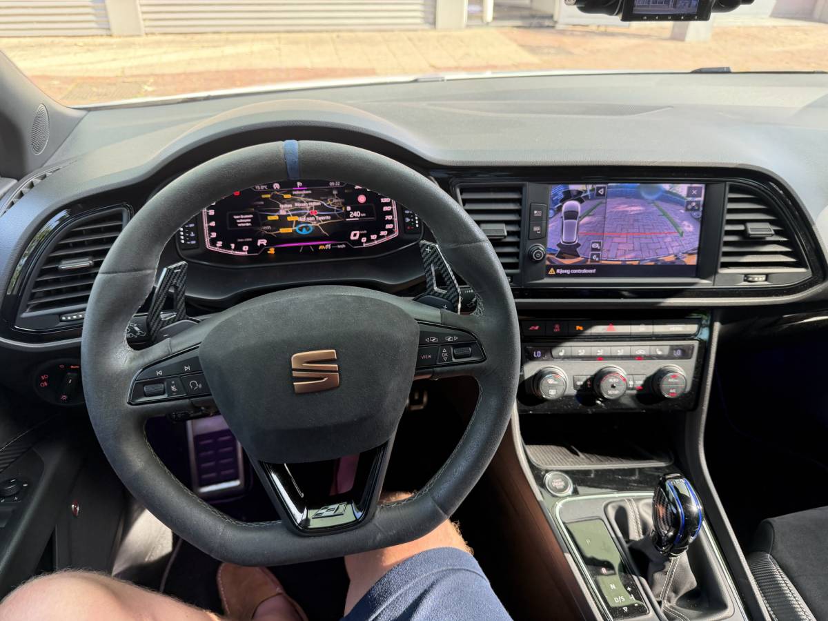 SEAT Leon SEAT Leon 2.0 TSI CUPRA Ultimate Edition 290PK KANON SCHUIFDAK,20INCH,CAMERA,NAVI,CRUISE,VIRTUAL