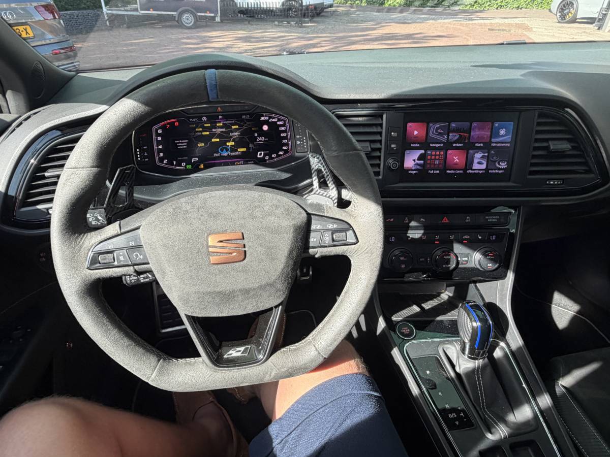 SEAT Leon SEAT Leon 2.0 TSI CUPRA Ultimate Edition 290PK KANON SCHUIFDAK,20INCH,CAMERA,NAVI,CRUISE,VIRTUAL