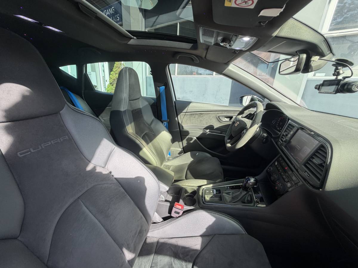SEAT Leon SEAT Leon 2.0 TSI CUPRA Ultimate Edition 290PK KANON SCHUIFDAK,20INCH,CAMERA,NAVI,CRUISE,VIRTUAL