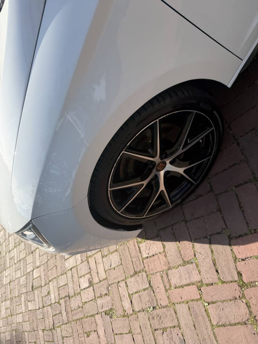 SEAT Leon SEAT Leon 2.0 TSI CUPRA Ultimate Edition 290PK KANON SCHUIFDAK,20INCH,CAMERA,NAVI,CRUISE,VIRTUAL