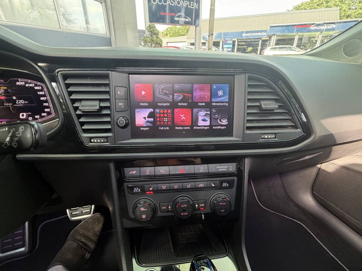 SEAT Leon SEAT Leon 2.0 TSI CUPRA Ultimate Edition 290PK KANON SCHUIFDAK,20INCH,CAMERA,NAVI,CRUISE,VIRTUAL