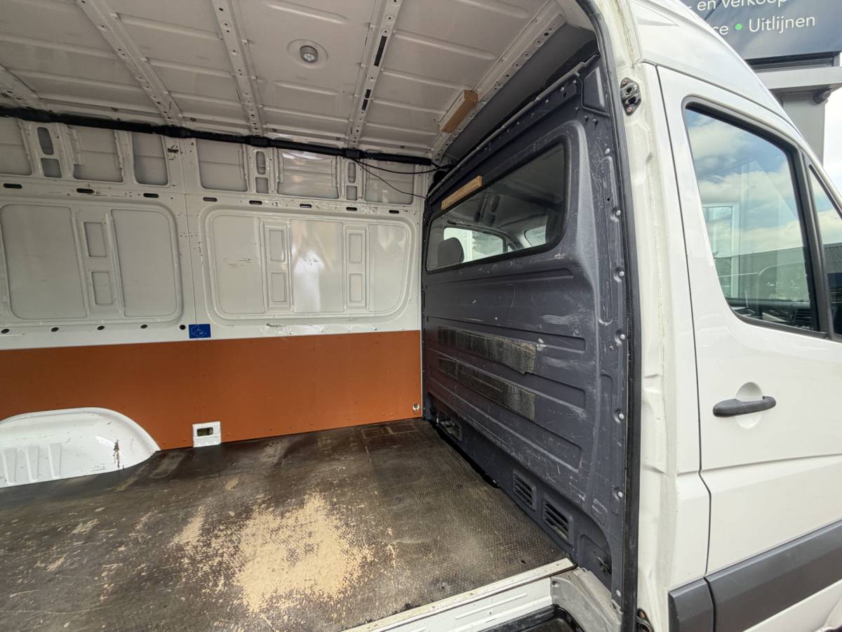Volkswagen Crafter Volkswagen Crafter 35 2.0 TDI L2H2 Bj 2016 Km 173.069 Nap 140pk 2e eigenaar