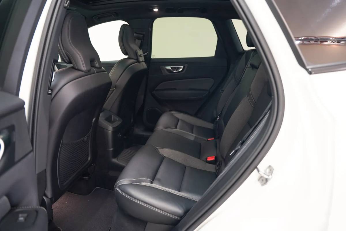 Volvo XC60 Volvo XC60 T6 Recharge R-Design Aut. [ Panoramadak H/K Memory Leder ]