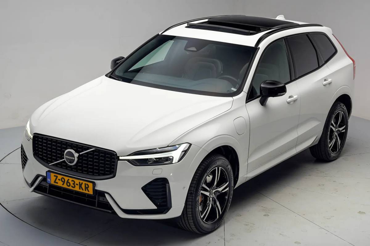 Volvo XC60 Volvo XC60 T6 Recharge R-Design Aut. [ Panoramadak H/K Memory Leder ]