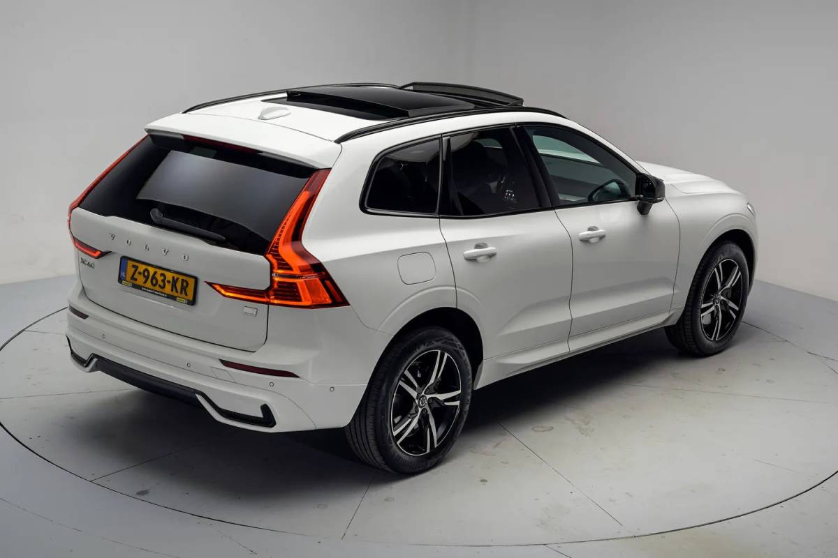 Volvo XC60 Volvo XC60 T6 Recharge R-Design Aut. [ Panoramadak H/K Memory Leder ]