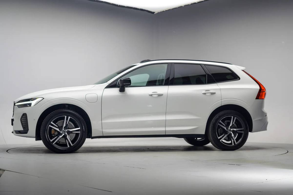 Volvo XC60 Volvo XC60 T6 Recharge R-Design Aut. [ Panoramadak H/K Memory Leder ]