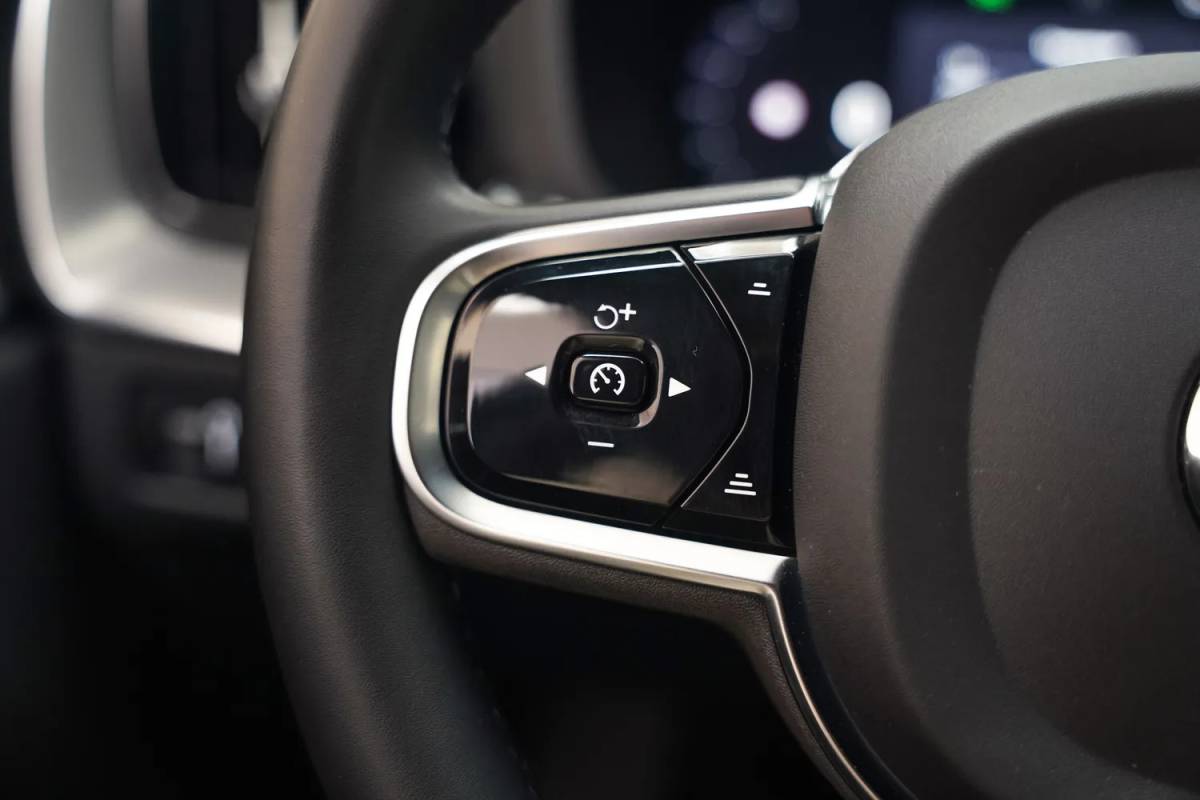 Volvo XC60 Volvo XC60 T6 Recharge R-Design Aut. [ Panoramadak H/K Memory Leder ]