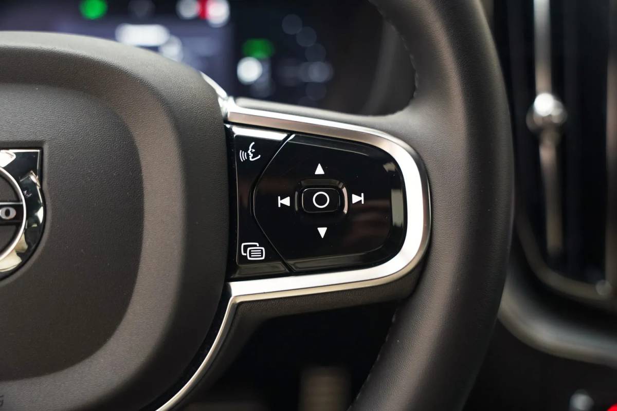 Volvo XC60 Volvo XC60 T6 Recharge R-Design Aut. [ Panoramadak H/K Memory Leder ]