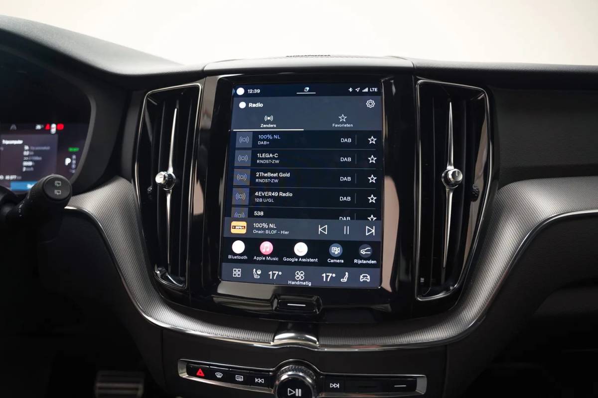 Volvo XC60 Volvo XC60 T6 Recharge R-Design Aut. [ Panoramadak H/K Memory Leder ]