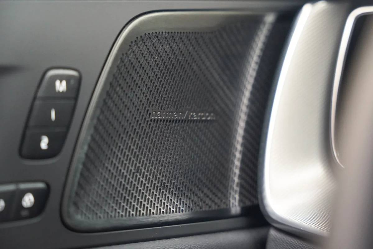 Volvo XC60 Volvo XC60 T6 Recharge R-Design FACELIFT Aut. [ Panoramadak H/K Memory Leder ]