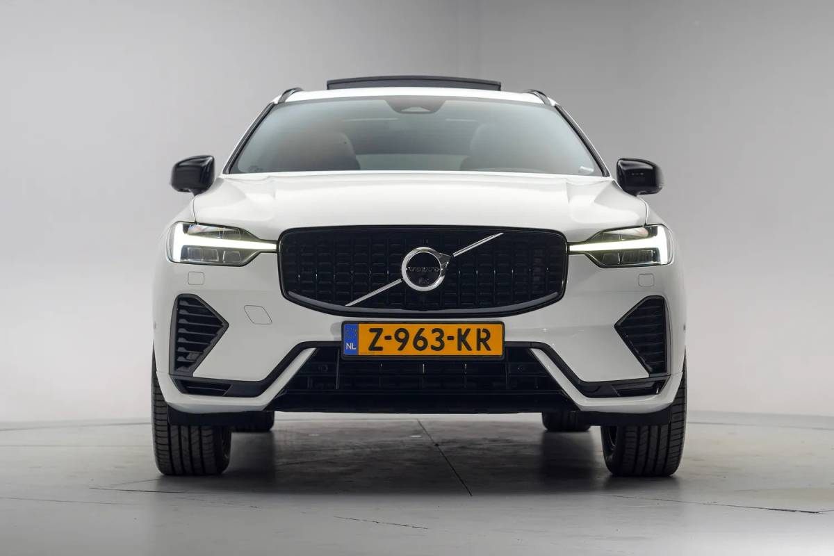 Volvo XC60 Volvo XC60 T6 Recharge R-Design FACELIFT Aut. [ Panoramadak H/K Memory Leder ]