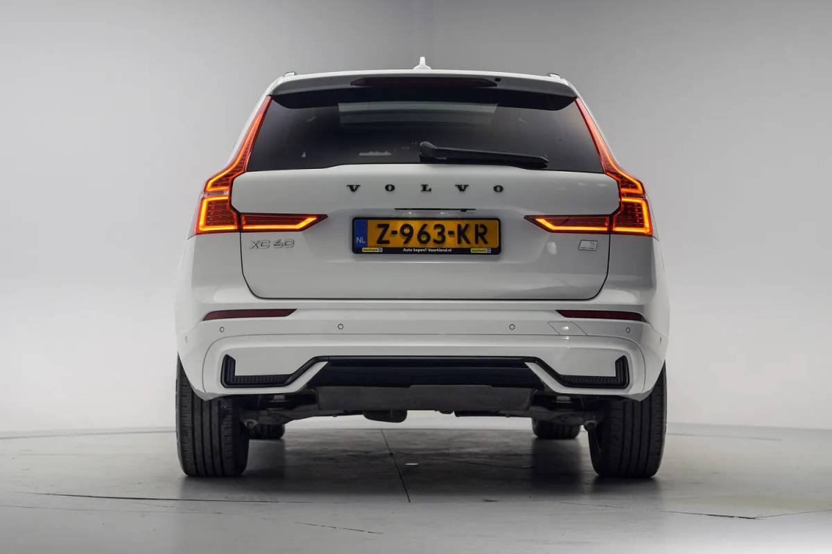 Volvo XC60 Volvo XC60 T6 Recharge R-Design Aut. [ Panoramadak H/K Memory Leder ]