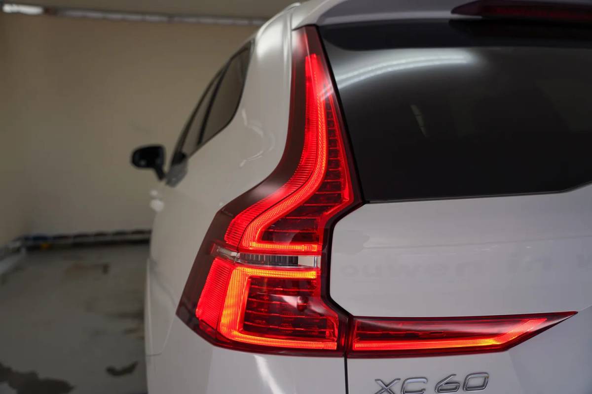 Volvo XC60 Volvo XC60 T6 Recharge R-Design FACELIFT Aut. [ Panoramadak H/K Memory Leder ]