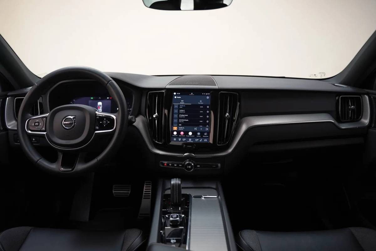 Volvo XC60 Volvo XC60 T6 Recharge R-Design Aut. [ Panoramadak H/K Memory Leder ]