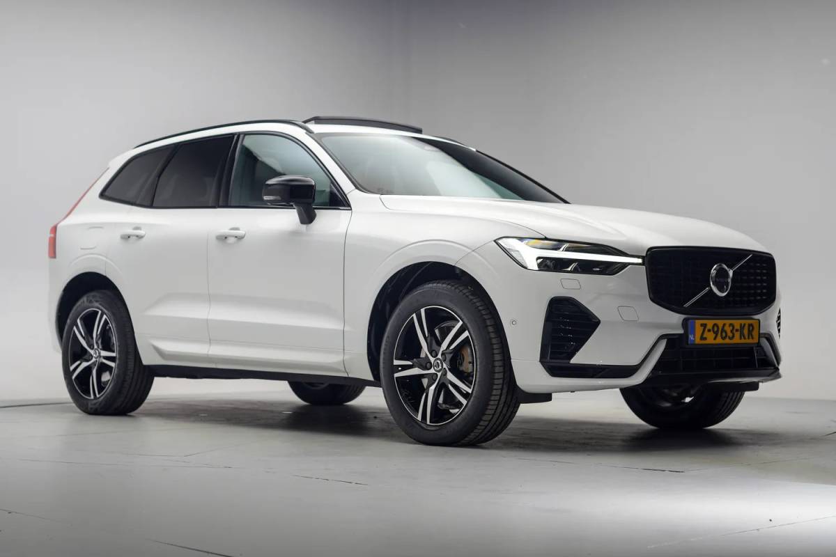 Volvo XC60 Volvo XC60 T6 Recharge R-Design Aut. [ Panoramadak H/K Memory Leder ]
