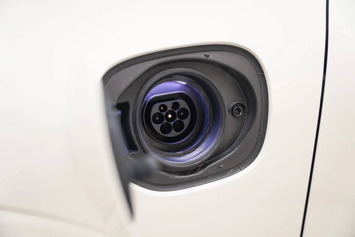 Volvo XC60 Volvo XC60 T6 Recharge R-Design Aut. [ Panoramadak H/K Memory Leder ]