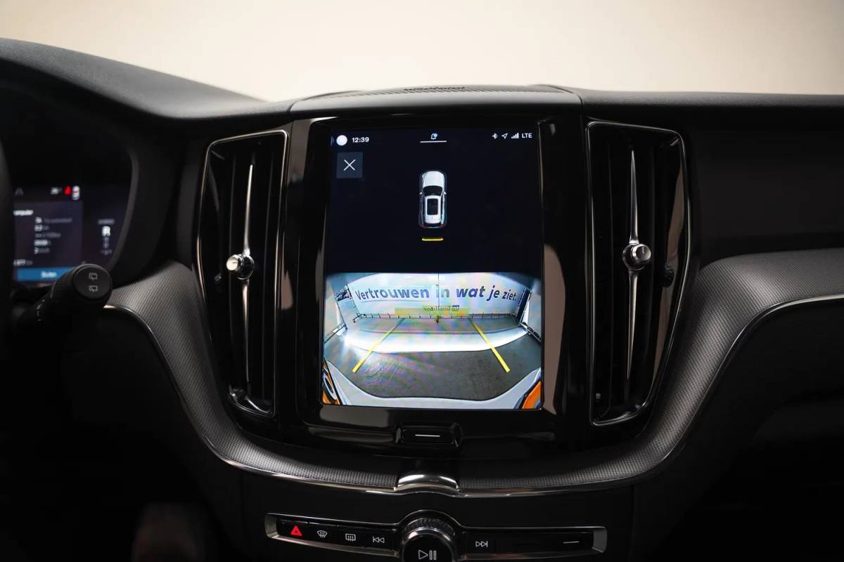 Volvo XC60 Volvo XC60 T6 Recharge R-Design FACELIFT Aut. [ Panoramadak H/K Memory Leder ]