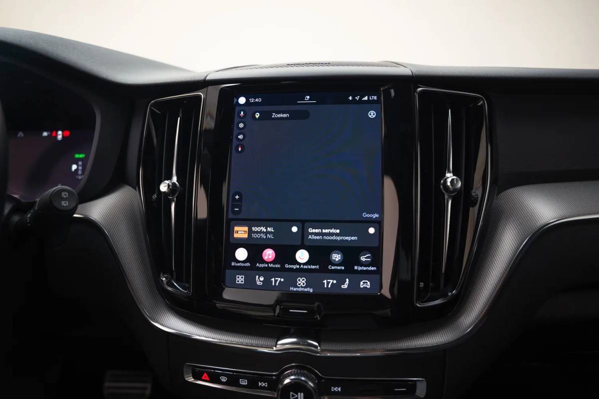 Volvo XC60 Volvo XC60 T6 Recharge R-Design Aut. [ Panoramadak H/K Memory Leder ]