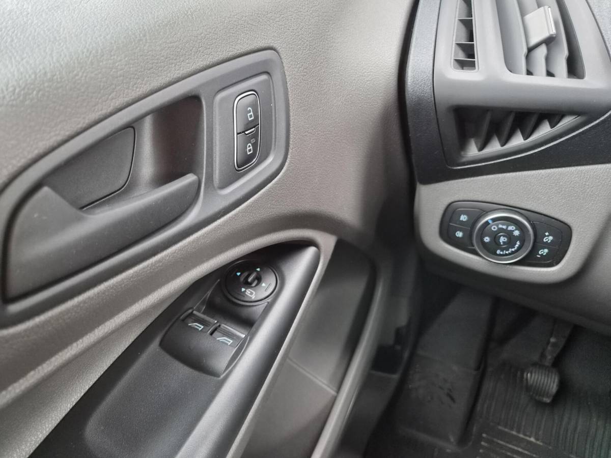 Ford Transit Connect Ford Transit Connect 1.5 EcoBlue L2 Airco Navi Cam 120pk eu6