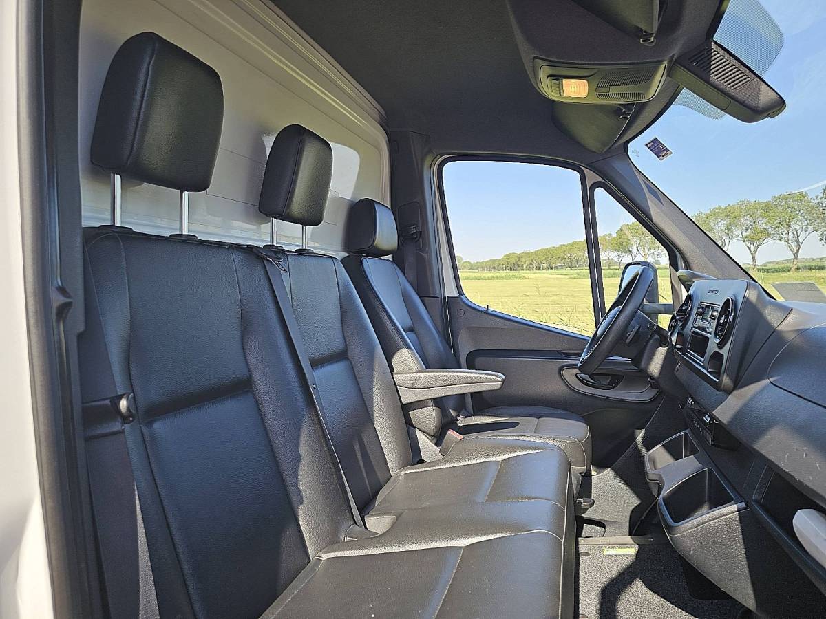 Mercedes-Benz Sprinter MERCEDES-BENZ SPRINTER 314 bakwagen laadklep!