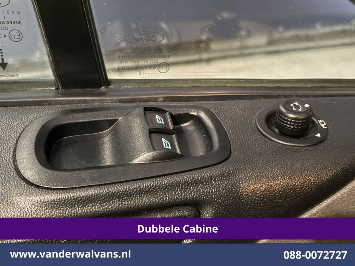 Ford Transit Custom Ford Transit Custom 2.0 TDCI 131pk Automaat L2H1 Dubbele Cabine Euro6 Airco | Xenon | 6-Zits | Camera | Apple Carplay | Adaptieve Cruisecontrol LED, Android Auto, Trekhaak, Stoelverwarming, Verwarmde voorruit, Parkeersensoren, Achterklep