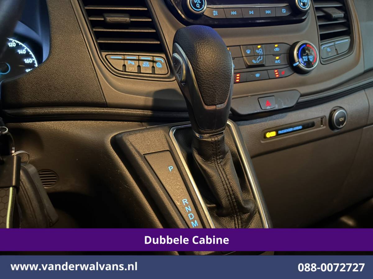 Ford Transit Custom Ford Transit Custom 2.0 TDCI 131pk Automaat L2H1 Dubbele Cabine Euro6 Airco | Xenon | 6-Zits | Camera | Apple Carplay | Adaptieve Cruisecontrol LED, Android Auto, Trekhaak, Stoelverwarming, Verwarmde voorruit, Parkeersensoren, Achterklep