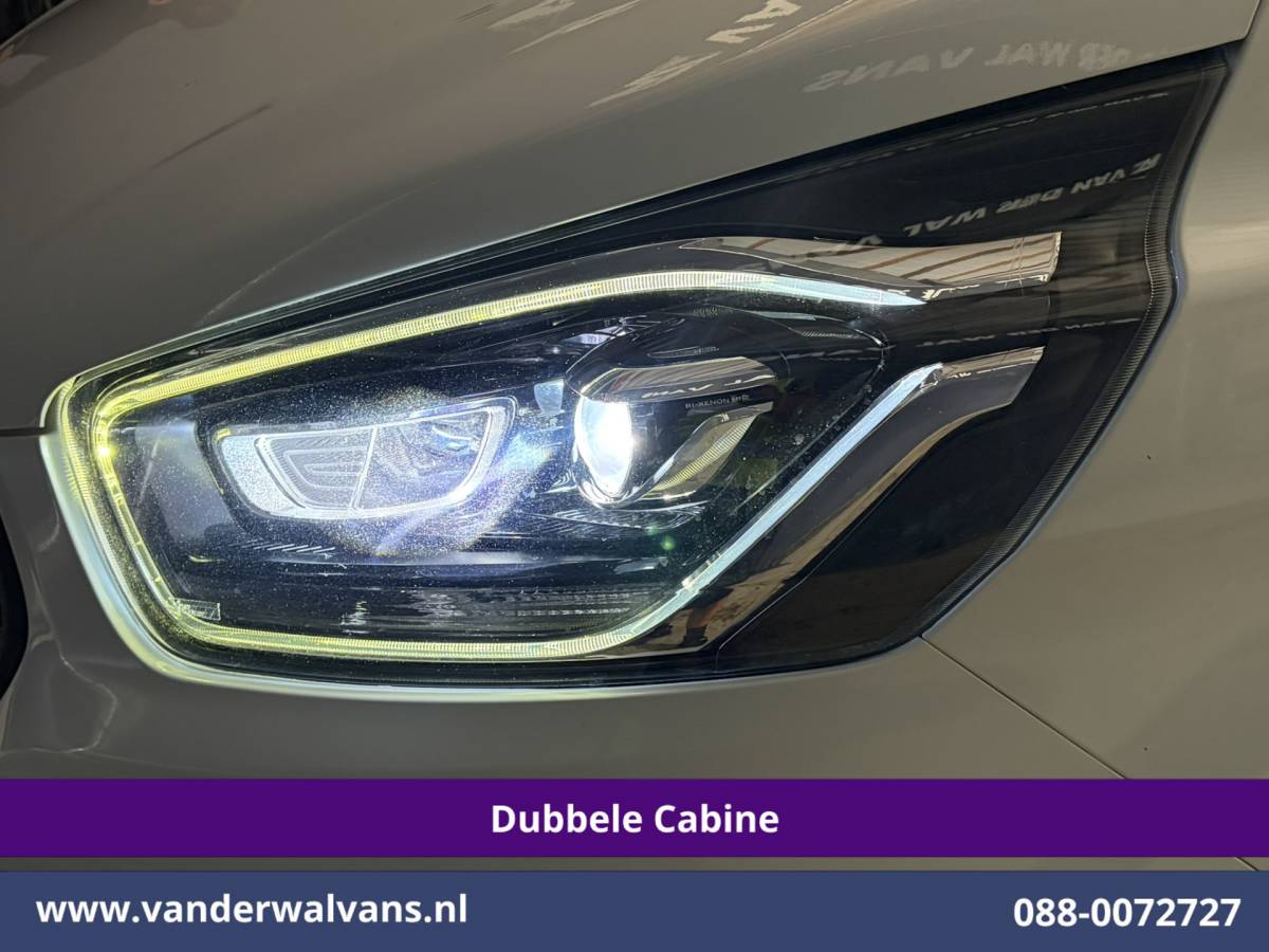 Ford Transit Custom Ford Transit Custom 2.0 TDCI 131pk Automaat L2H1 Dubbele Cabine Euro6 Airco | Xenon | 6-Zits | Camera | Apple Carplay | Adaptieve Cruisecontrol LED, Android Auto, Trekhaak, Stoelverwarming, Verwarmde voorruit, Parkeersensoren, Achterklep