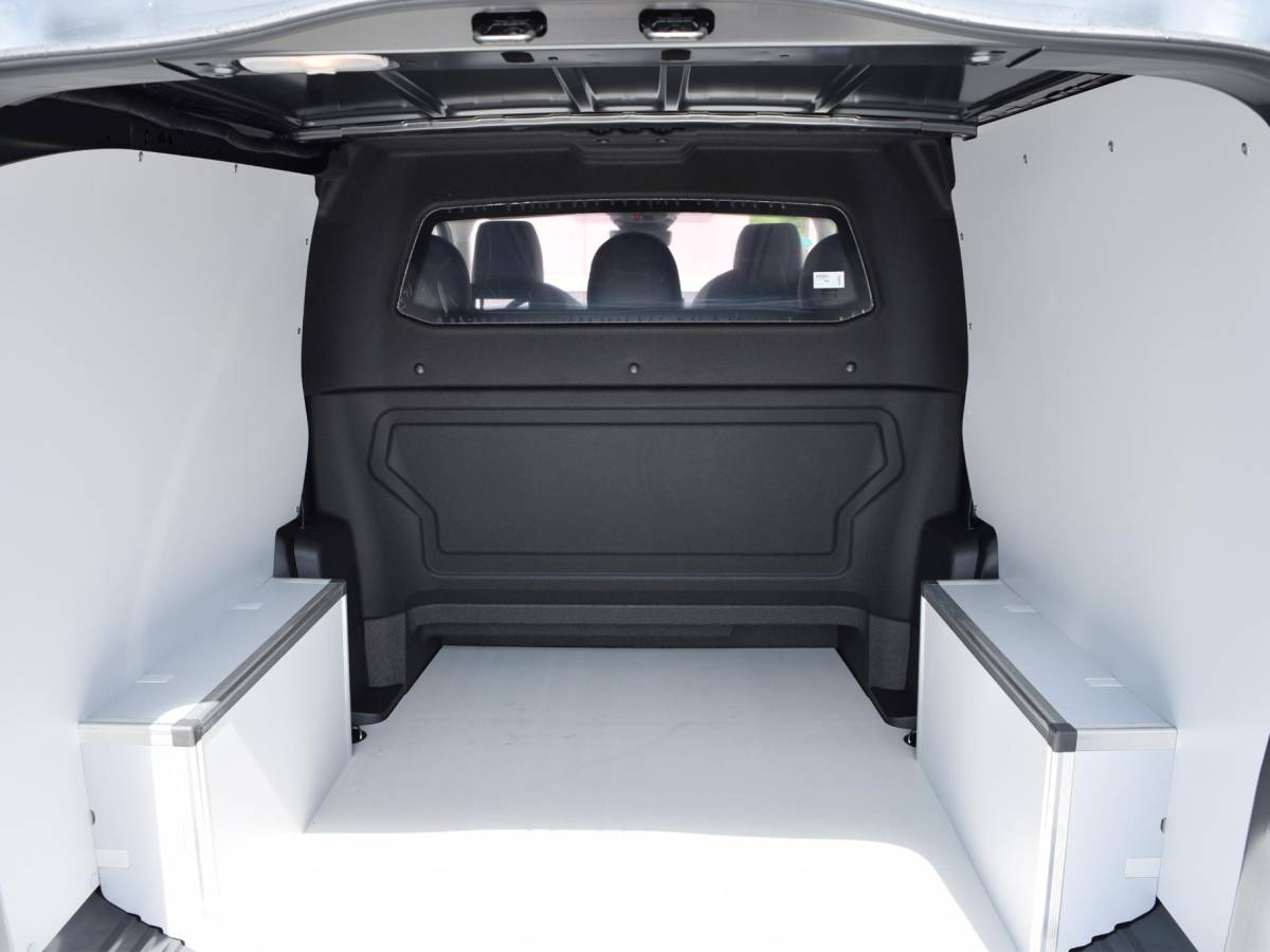 Opel Vivaro-e Opel Vivaro-e Dubbele Cabine 75kWh | STX Sport | Mooiste  bus van NL (!) | Lederen bekleding | Spoilerpakket | 18 inch Lichtmetalen velgen | Dynamic Comfort NAV Pakket | Winterpakket | 2x schuifdeur | Betimmering | Comfortstoelen |