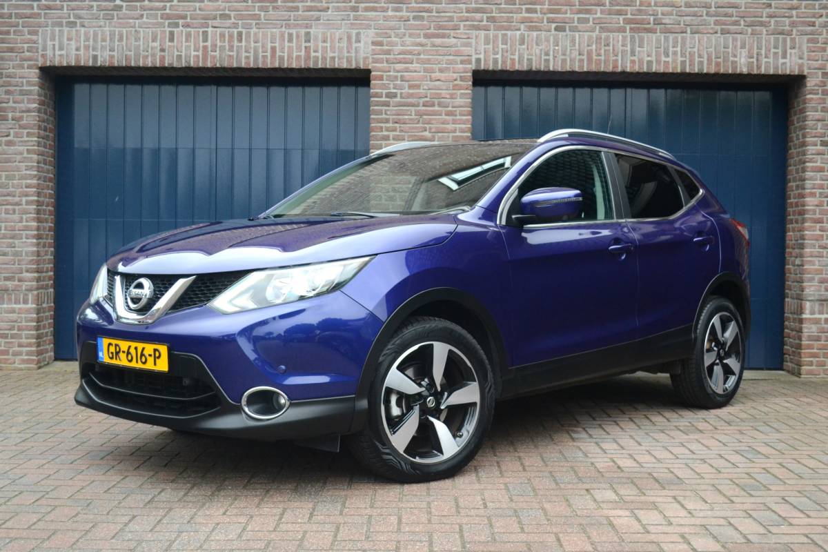 Nissan QASHQAI Nissan Qashqai 1.6 Connect Edition | Panoramadak | Trekhaak | 360 Camera | Cruise | Clima