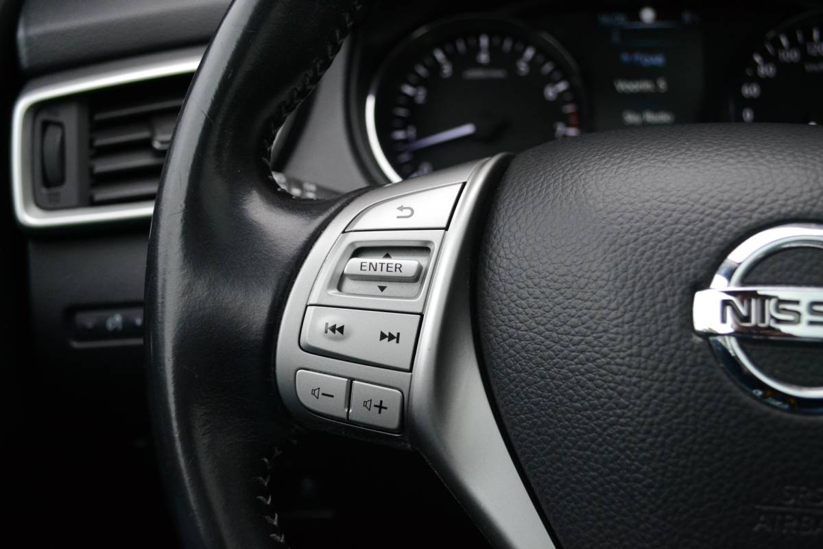 Nissan QASHQAI Nissan Qashqai 1.6 Connect Edition | Panoramadak | Trekhaak | 360 Camera | Cruise | Clima