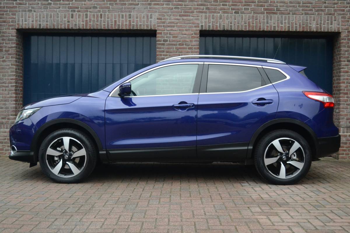 Nissan QASHQAI Nissan Qashqai 1.6 Connect Edition | Panoramadak | Trekhaak | 360 Camera | Cruise | Clima