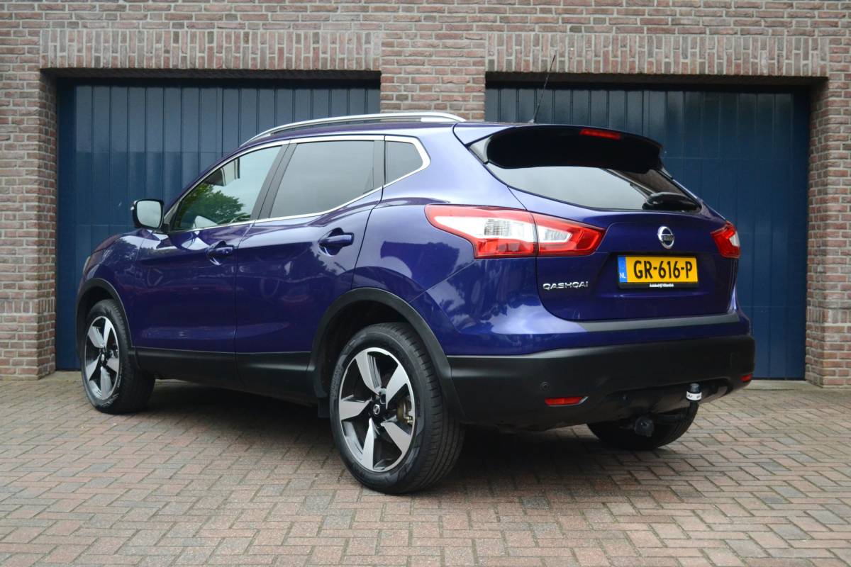 Nissan QASHQAI Nissan Qashqai 1.6 Connect Edition | Panoramadak | Trekhaak | 360 Camera | Cruise | Clima