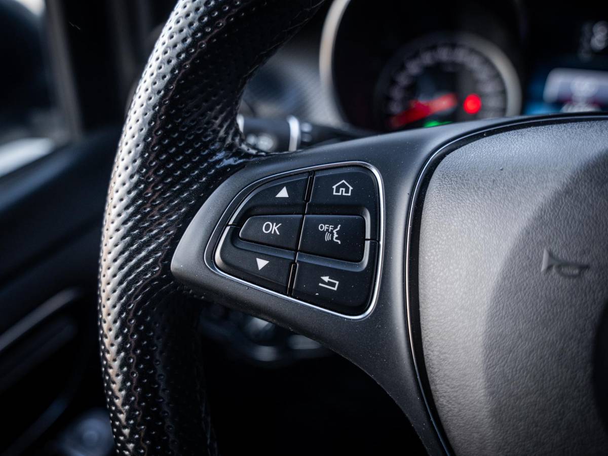 Mercedes-Benz V-Klasse Mercedes-Benz V-klasse 300d Lang DC Avantgarde Edition – AMG l Burmester l 360cam l Carplay