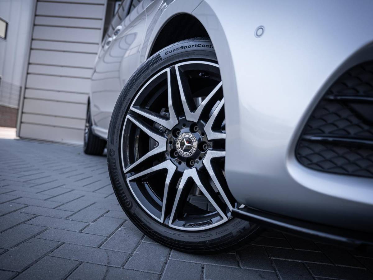 Mercedes-Benz V-Klasse Mercedes-Benz V-klasse 300d Lang DC Avantgarde Edition – AMG l Burmester l 360cam l Carplay