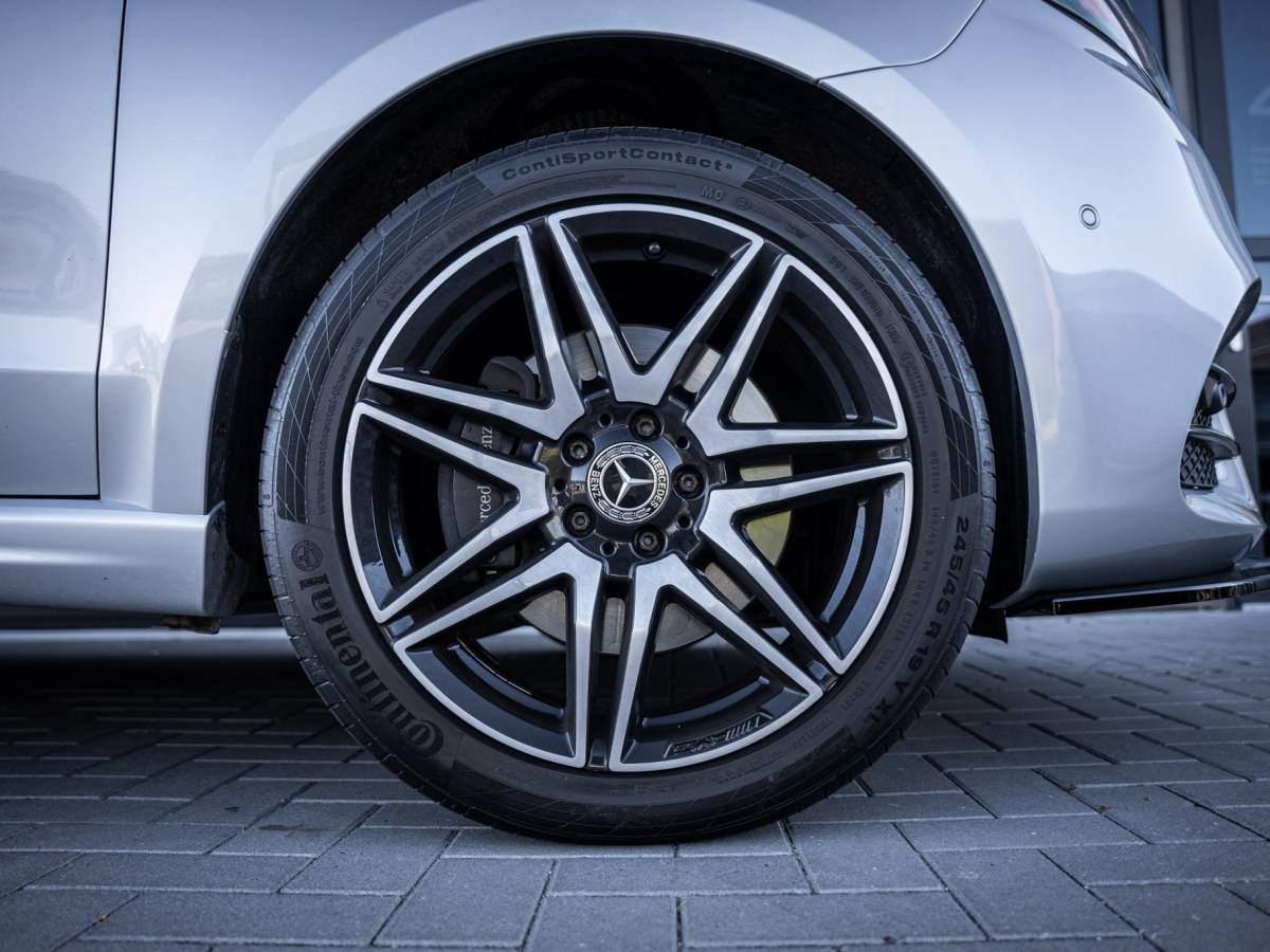 Mercedes-Benz V-Klasse Mercedes-Benz V-klasse 300d Lang DC Avantgarde Edition – AMG l Burmester l 360cam l Carplay