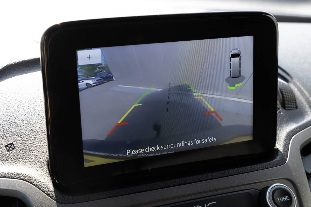 Ford Transit Connect Ford Transit Connect 1.5 | 3-ZITS | CAMERA | TREKHAAK | CLIMA | NL-AUTO