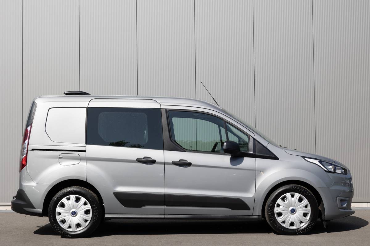 Ford Transit Connect Ford Transit Connect 1.5 | 3-ZITS | CAMERA | TREKHAAK | CLIMA | NL-AUTO