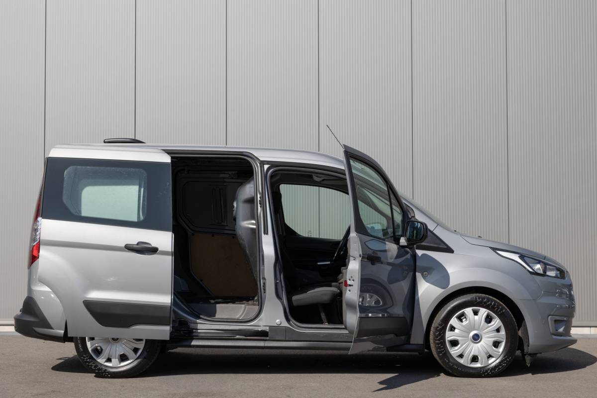 Ford Transit Connect Ford Transit Connect 1.5 | 3-ZITS | CAMERA | TREKHAAK | CLIMA | NL-AUTO
